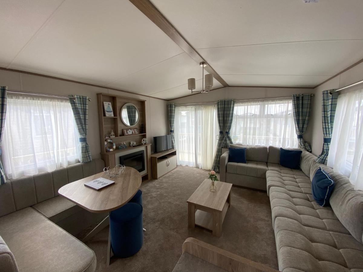 Palm Grove 182 - Pet Friendly, Wifi, Close To Beach And Clubhouse - Golden Palm Resort - Meadow Lakes Caravan & Lodge Hire Skegness Eksteriør billede