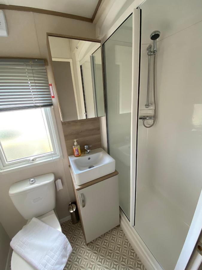 Palm Grove 182 - Pet Friendly, Wifi, Close To Beach And Clubhouse - Golden Palm Resort - Meadow Lakes Caravan & Lodge Hire Skegness Eksteriør billede