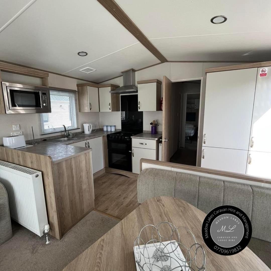 Palm Grove 182 - Pet Friendly, Wifi, Close To Beach And Clubhouse - Golden Palm Resort - Meadow Lakes Caravan & Lodge Hire Skegness Eksteriør billede